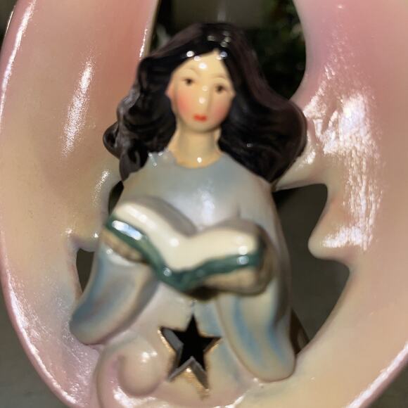 VINTAGE CERAMIC COLLECTABLE ANGEL Hand Painted Holding A Book 6.5x3” - Picture 2 of 5